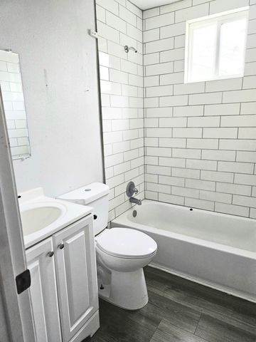 820 12th Avenue N, Texas City, TX 77590