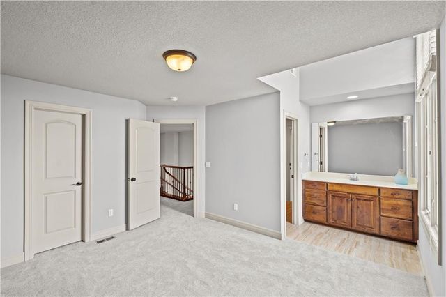 20215 W 89th Terrace, Lenexa, KS 66220