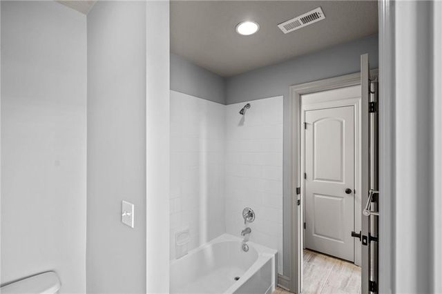 20215 W 89th Terrace, Lenexa, KS 66220