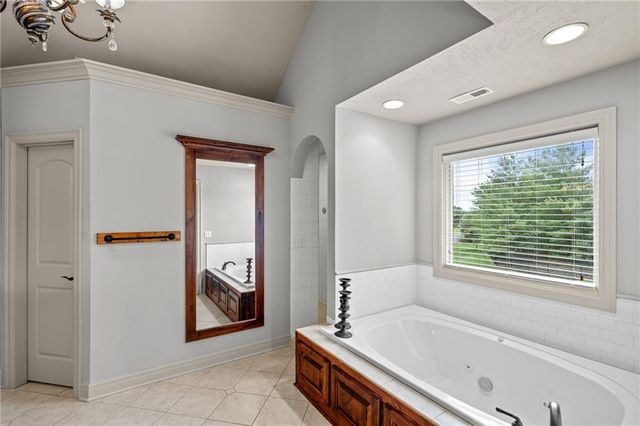 20215 W 89th Terrace, Lenexa, KS 66220