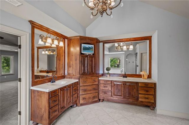 20215 W 89th Terrace, Lenexa, KS 66220