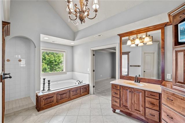 20215 W 89th Terrace, Lenexa, KS 66220