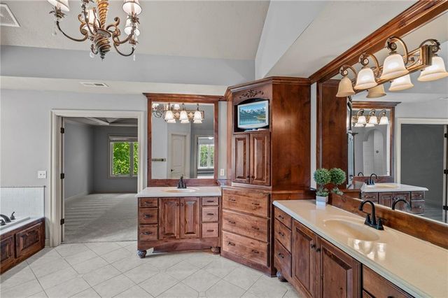 20215 W 89th Terrace, Lenexa, KS 66220