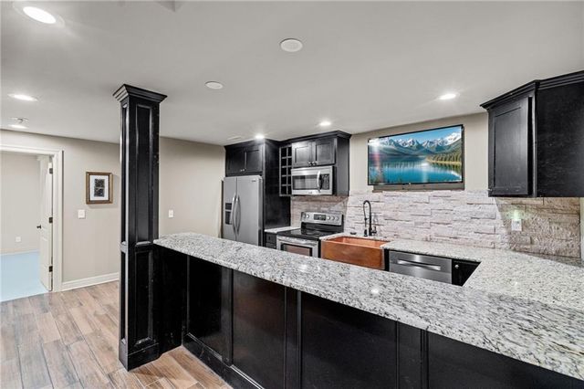 20215 W 89th Terrace, Lenexa, KS 66220