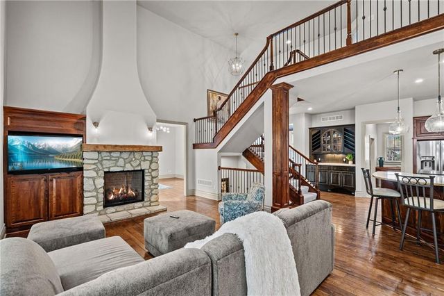20215 W 89th Terrace, Lenexa, KS 66220