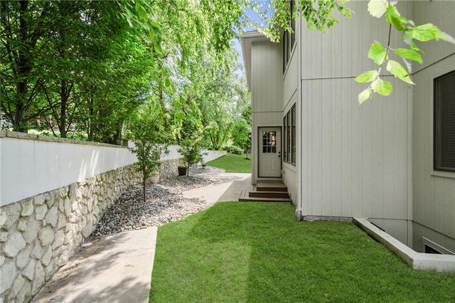 20215 W 89th Terrace, Lenexa, KS 66220
