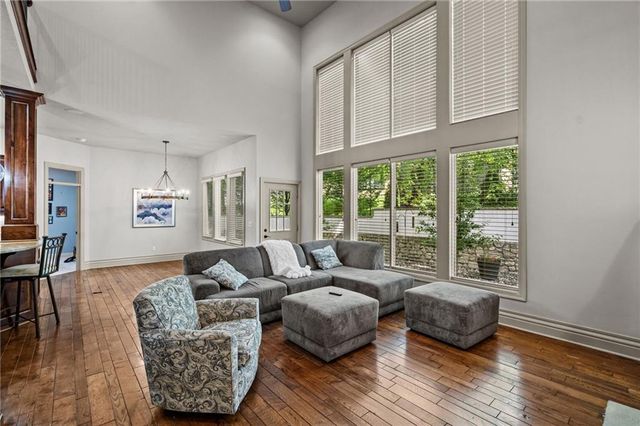20215 W 89th Terrace, Lenexa, KS 66220