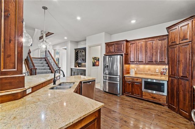 20215 W 89th Terrace, Lenexa, KS 66220