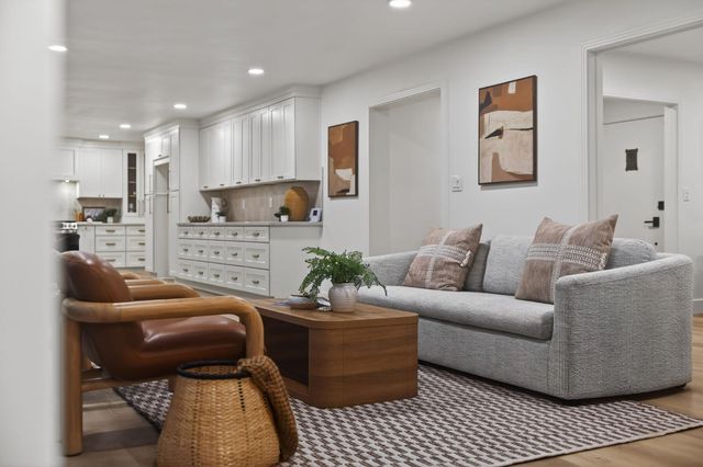 4824 Crestwood Way, Sacramento, CA 95822