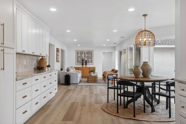 4824 Crestwood Way, Sacramento, CA 95822