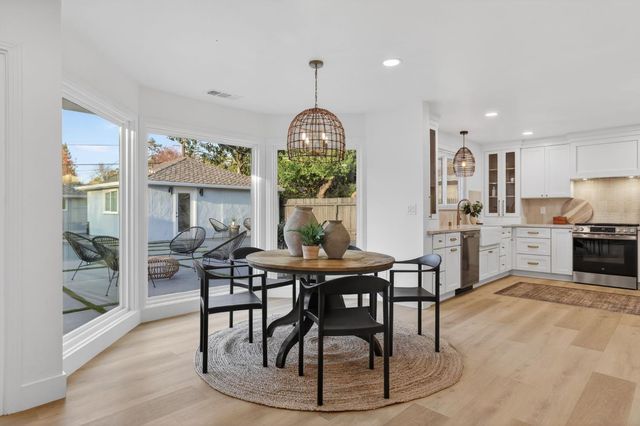 4824 Crestwood Way, Sacramento, CA 95822