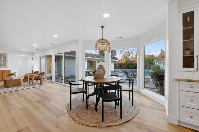 4824 Crestwood Way, Sacramento, CA 95822