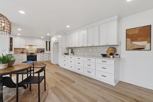 4824 Crestwood Way, Sacramento, CA 95822