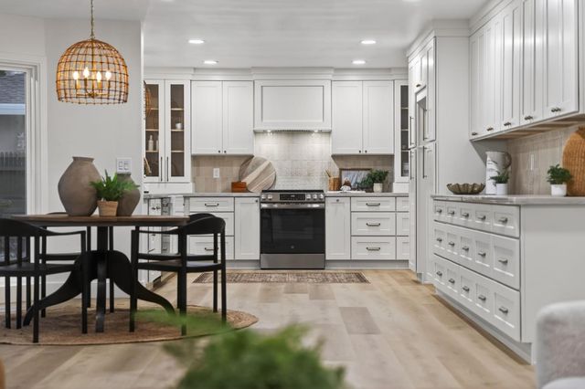 4824 Crestwood Way, Sacramento, CA 95822