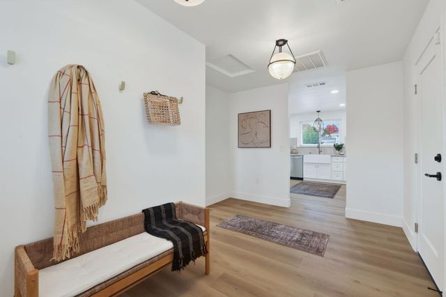 4824 Crestwood Way, Sacramento, CA 95822