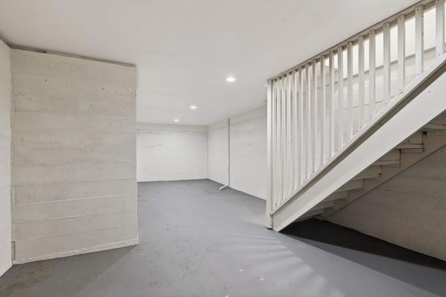 4824 Crestwood Way, Sacramento, CA 95822