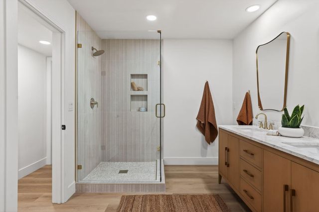 4824 Crestwood Way, Sacramento, CA 95822