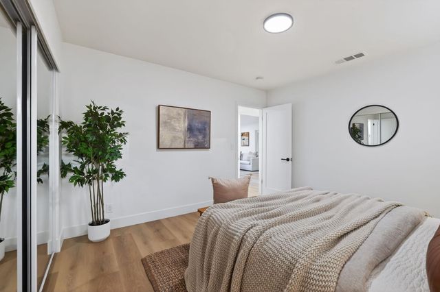 4824 Crestwood Way, Sacramento, CA 95822