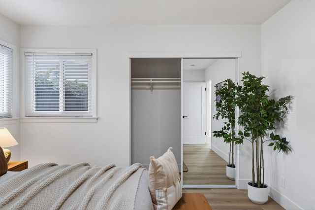 4824 Crestwood Way, Sacramento, CA 95822