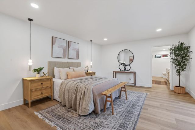 4824 Crestwood Way, Sacramento, CA 95822