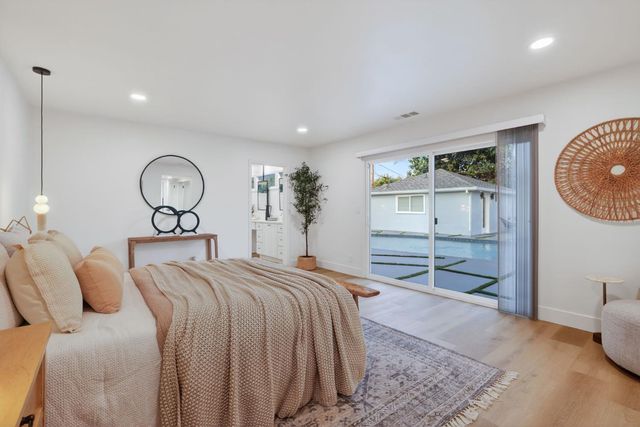 4824 Crestwood Way, Sacramento, CA 95822