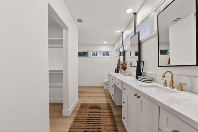 4824 Crestwood Way, Sacramento, CA 95822