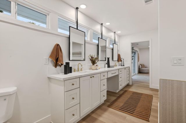 4824 Crestwood Way, Sacramento, CA 95822