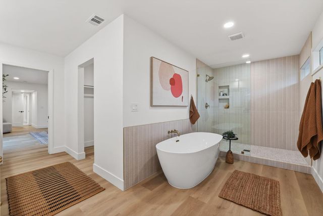 4824 Crestwood Way, Sacramento, CA 95822