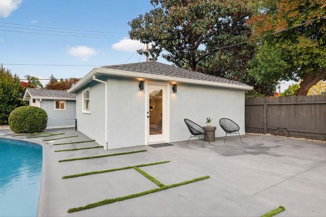 4824 Crestwood Way, Sacramento, CA 95822