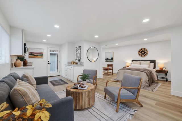 4824 Crestwood Way, Sacramento, CA 95822