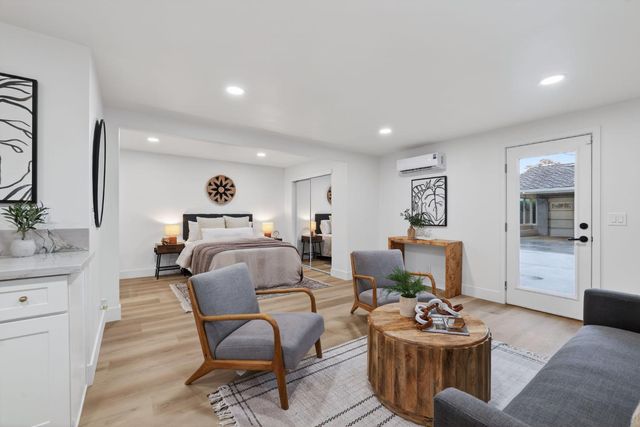 4824 Crestwood Way, Sacramento, CA 95822