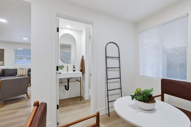 4824 Crestwood Way, Sacramento, CA 95822