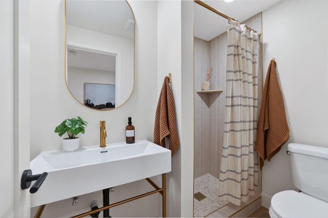 4824 Crestwood Way, Sacramento, CA 95822