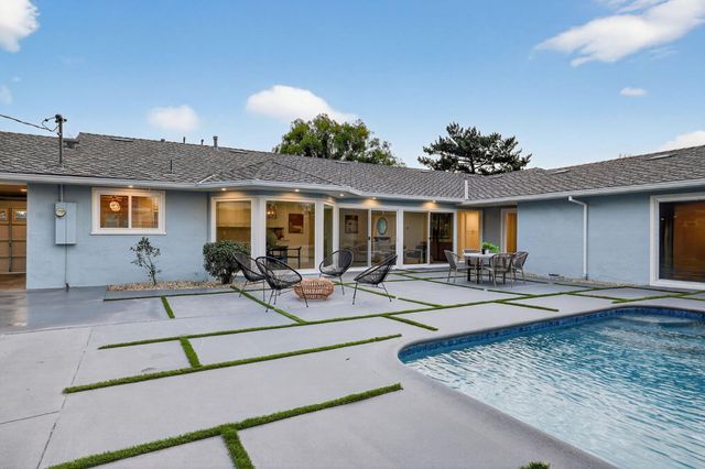 4824 Crestwood Way, Sacramento, CA 95822