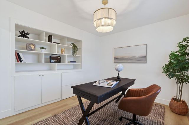 4824 Crestwood Way, Sacramento, CA 95822