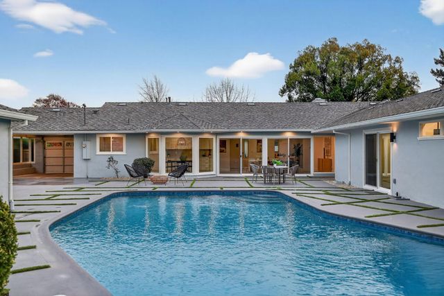 4824 Crestwood Way, Sacramento, CA 95822