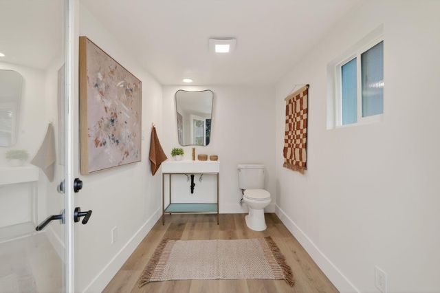 4824 Crestwood Way, Sacramento, CA 95822