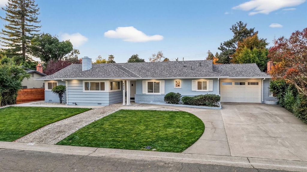 4824 Crestwood Way, Sacramento, CA 95822