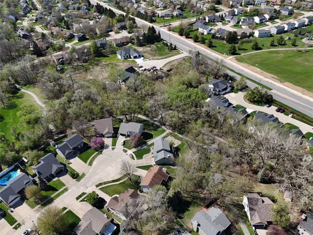 4515 89th Street, Urbandale, IA 50322
