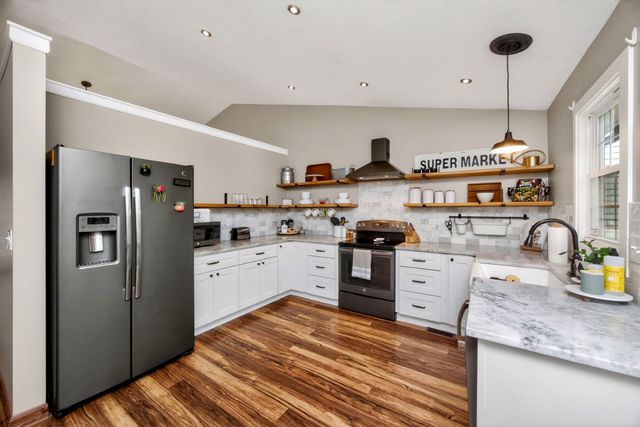 4515 89th Street, Urbandale, IA 50322