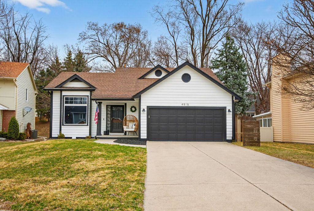 4515 89th Street, Urbandale, IA 50322