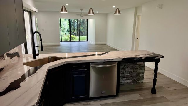 21695 Tall Palm Circle 4a, Boca Raton, FL 33433