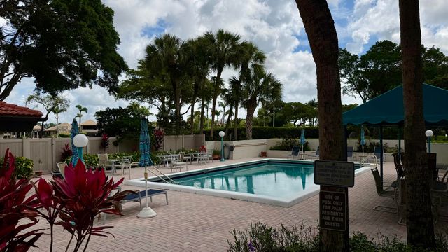 21695 Tall Palm Circle 4a, Boca Raton, FL 33433