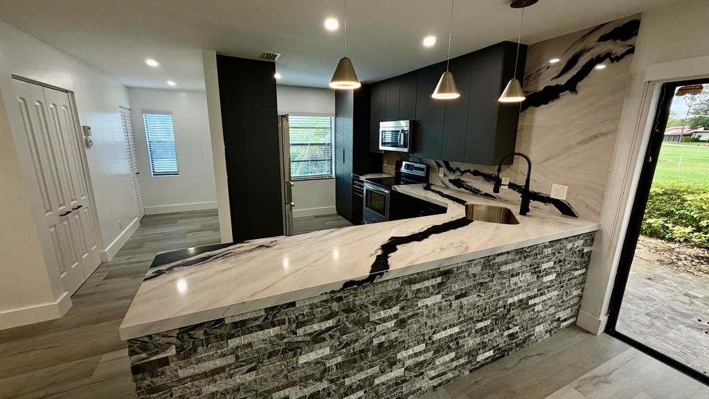 21695 Tall Palm Circle 4a, Boca Raton, FL 33433