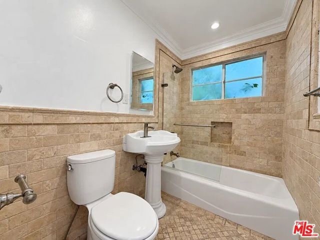 1212 10th Street 10, Santa Monica, CA 90401