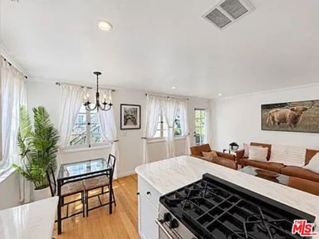 1212 10th Street 10, Santa Monica, CA 90401