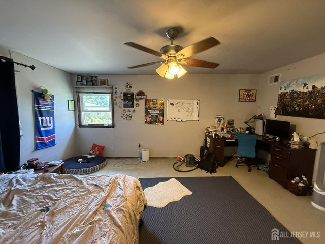 4 Fern Court, North Brunswick, NJ 08902