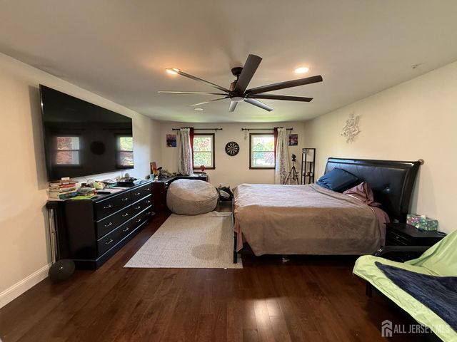 4 Fern Court, North Brunswick, NJ 08902