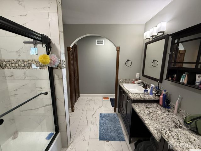 4 Fern Court, North Brunswick, NJ 08902