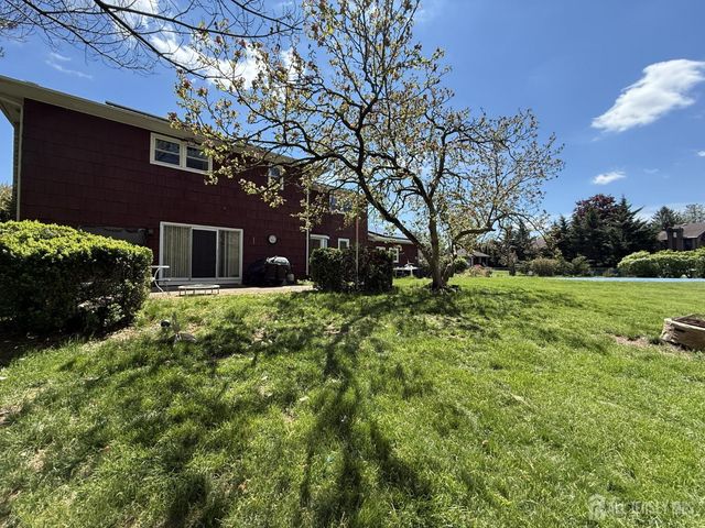 4 Fern Court, North Brunswick, NJ 08902